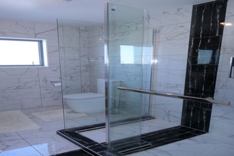 Photo of property in 10 Regis Park Drive, Pukekohe, 2120