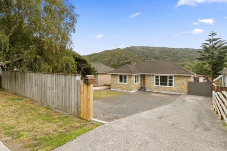 Photo of property in 88 Coast Road, Wainuiomata, Lower Hutt, 5014