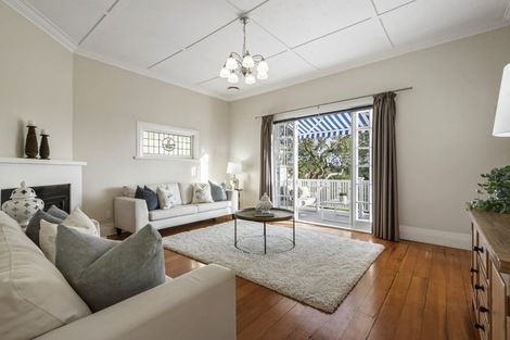 Photo of property in 54 Wairoa Road, Narrow Neck, Auckland, 0624