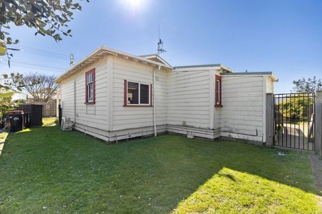 Photo of property in 15 Fairs Road, Milson, Palmerston North, 4414