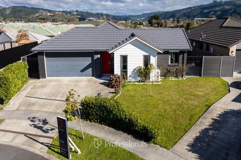 Photo of property in 32 Filmer Crescent, Wallaceville, Upper Hutt, 5018