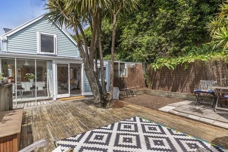 Photo of property in 149a Marine Parade, Seatoun, Wellington, 6022