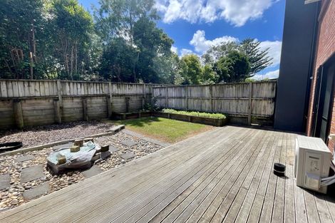 Photo of property in 6b Carlos Drive, Flat Bush, Auckland, 2016