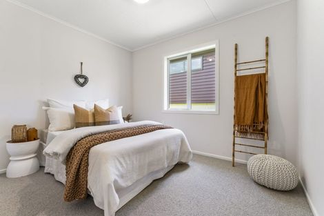 Photo of property in 12e Woodhouse Place, West Harbour, Auckland, 0618