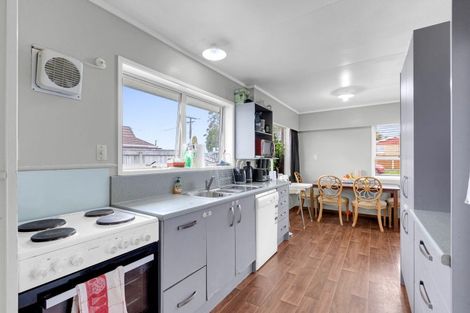 Photo of property in 15 Dermont Street, Bader, Hamilton, 3206