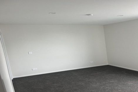 Photo of property in 1/79 Edmonton Road, Henderson, Auckland, 0612