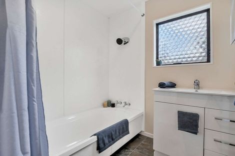 Photo of property in 14b Titoki Place, Edgecumbe, 3120