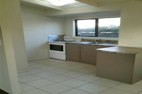 Photo of property in 17 Huruhuru Road, Massey, Auckland, 0614