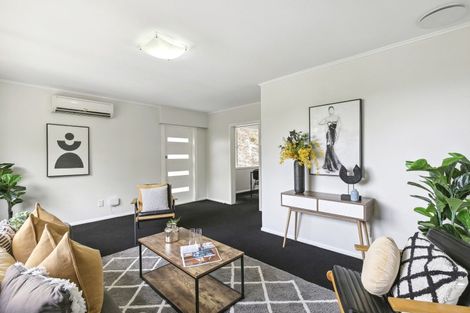 Photo of property in 13 Lomond Street, Newlands, Wellington, 6037