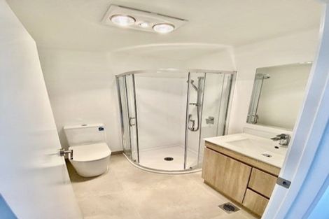 Photo of property in 10 Rauemi Way, Te Atatu South, Auckland, 0610