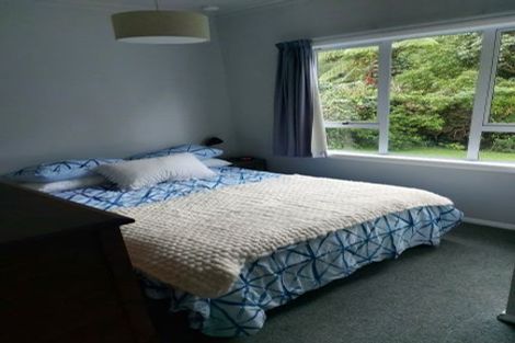 Photo of property in 30 Lincoln Avenue, Tawa, Wellington, 5028