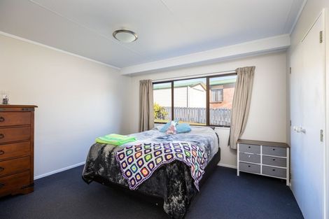 Photo of property in 32 Poplar Grove, Whalers Gate, New Plymouth, 4310