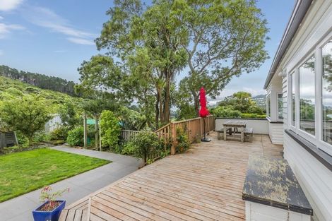 Photo of property in 11 Waikare Street, Karori, Wellington, 6012