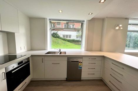 Photo of property in Jerningham Apartments, 20 Oriental Terrace, Oriental Bay, Wellington, 6011