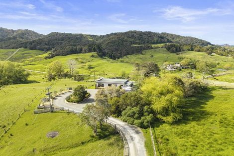 Photo of property in 316 Mountain Road, Maungaturoto, 0587