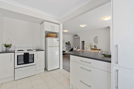 Photo of property in 219a Tukapa Street, Westown, New Plymouth, 4310