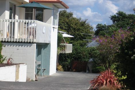 Photo of property in 1/18 Rothesay Bay Road, Rothesay Bay, Auckland, 0630