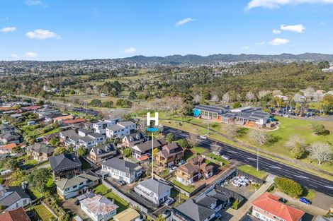 Photo of property in 4233 Great North Road, Glendene, Auckland, 0602