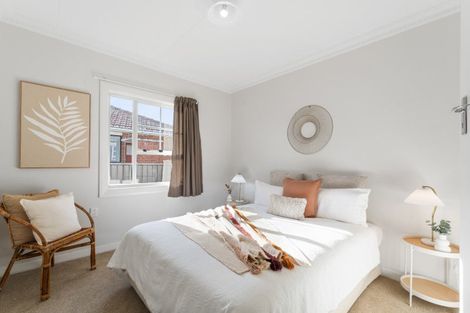 Photo of property in 27 Isadore Road, Saint Clair, Dunedin, 9012