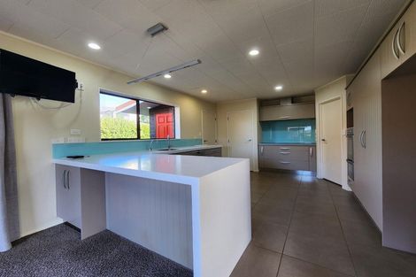 Photo of property in 118b Wairau Road, Oakura, 4314