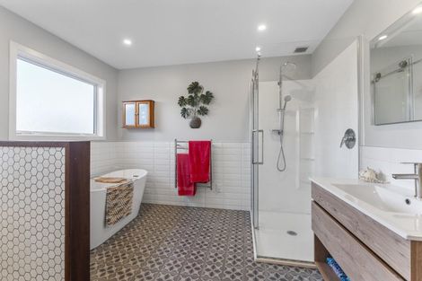 Photo of property in 3 Alexander Street, Waikanae, 5036