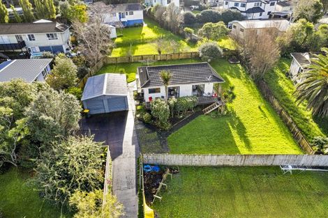 Photo of property in 16 St Catherine Crescent, West Harbour, Auckland, 0618