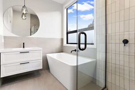 Photo of property in 7 Kaihuia Lane, Oratia, Auckland, 0604
