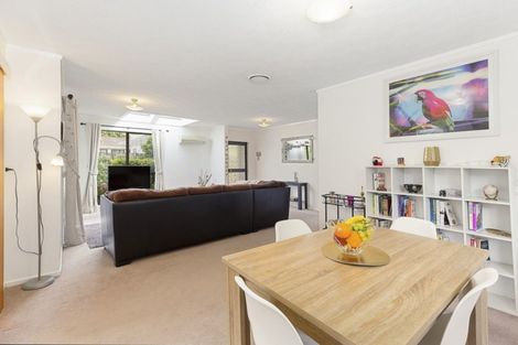 Photo of property in 7f1 Tawa Street, Tawa, Wellington, 5028