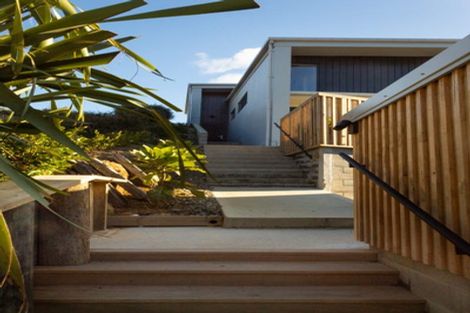 Photo of property in 4 Black Rock Road, Newlands, Wellington, 6037