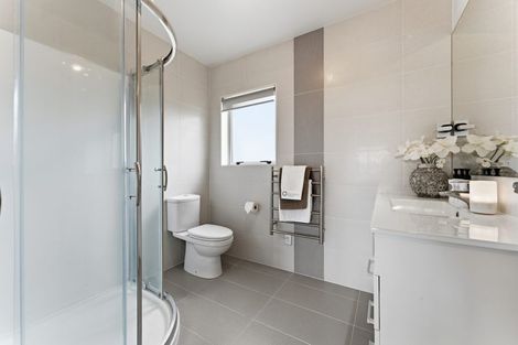Photo of property in 28a Rangatira Road, Birkenhead, Auckland, 0626