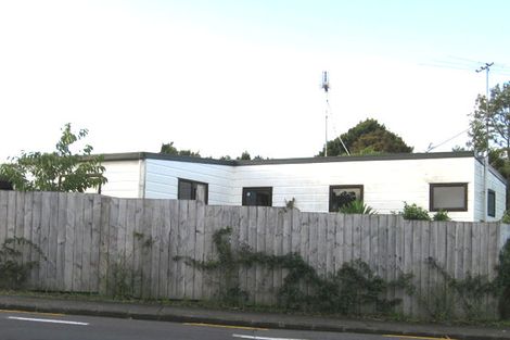 Photo of property in 136 Triangle Road, Massey, Auckland, 0614