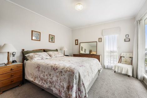 Photo of property in 2/371 East Coast Road, Mairangi Bay, Auckland, 0630