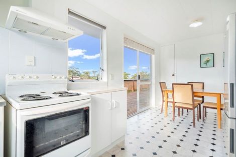 Photo of property in 29 Cyril Crescent, West Harbour, Auckland, 0618