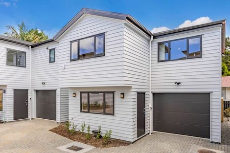 Photo of property in 37a Allington Road, Massey, Auckland, 0614