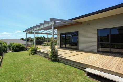 Photo of property in 5a Waikowhai Place, Raglan, 3225