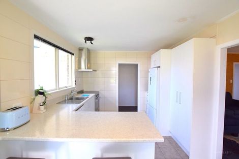 Photo of property in 11 Silver Birch Rise, Henderson, Auckland, 0612