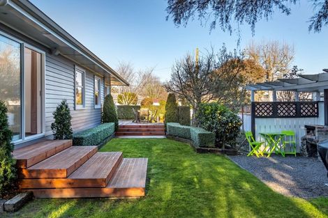 Photo of property in 2 Kempton Street, Greytown, 5712