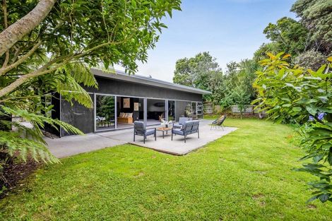 Photo of property in 72e Wairau Road, Oakura, 4314