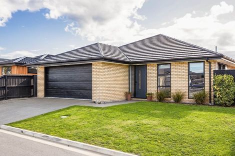 Photo of property in 35 Tara Crescent, Woodend, 7610