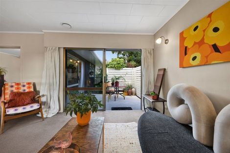 Photo of property in 19 Wesley Avenue, Frankleigh Park, New Plymouth, 4310