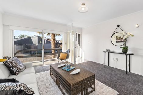 Photo of property in 2/45 Glenmore Road, Sunnyhills, Auckland, 2010
