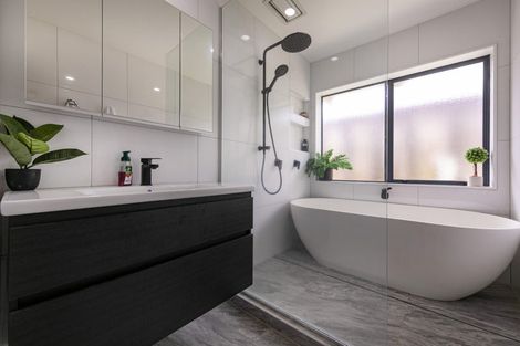 Photo of property in 51 Jadewynn Drive, Massey, Auckland, 0614