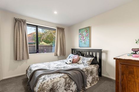 Photo of property in 10 Courtfield Close, Parklands, Christchurch, 8083