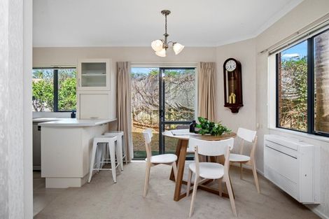 Photo of property in 16 Ranch Place, Pukekohe, 2120