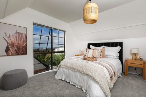 Photo of property in 1/4227 Great North Road, Glendene, Auckland, 0602