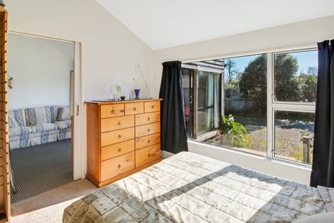 Photo of property in 28 Ngahina Street, Marton, 4710