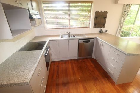 Photo of property in 10 Celeste Place, Totara Vale, Auckland, 0627