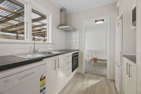 Photo of property in 16 Lyncroft Street, Mangere East, Auckland, 2024