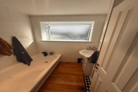 Photo of property in 2b Sutherland Avenue, Silverstream, Upper Hutt, 5019