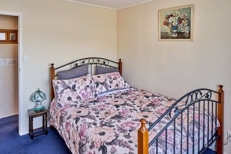 Photo of property in 75 Omapere Street, Whitby, Porirua, 5024